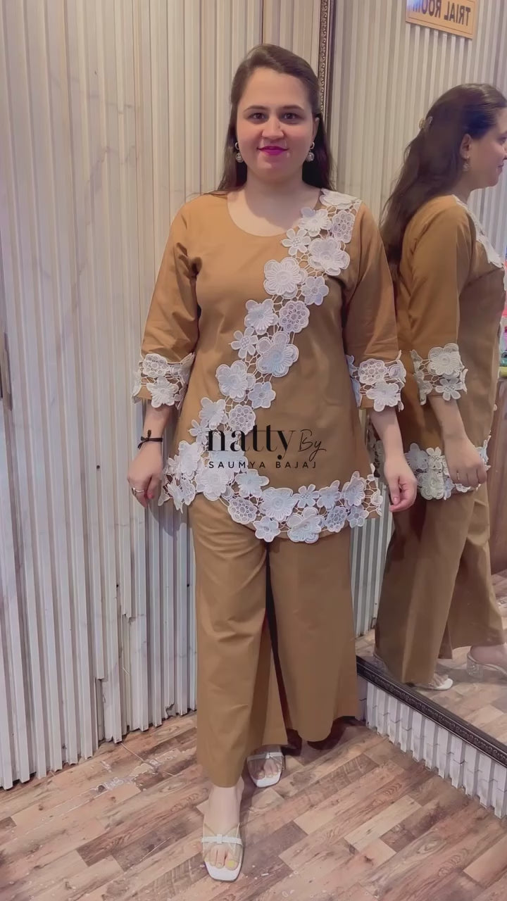 Mustard Linen White Embossed Flowers Coord